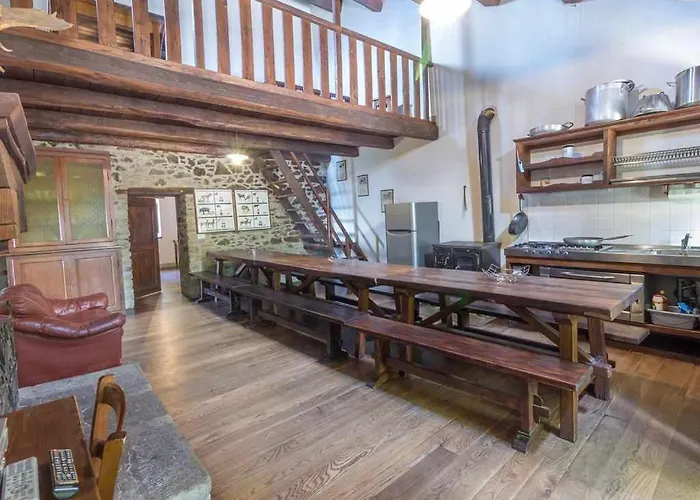 Vallorsaia Con Piscina Privata 펜션